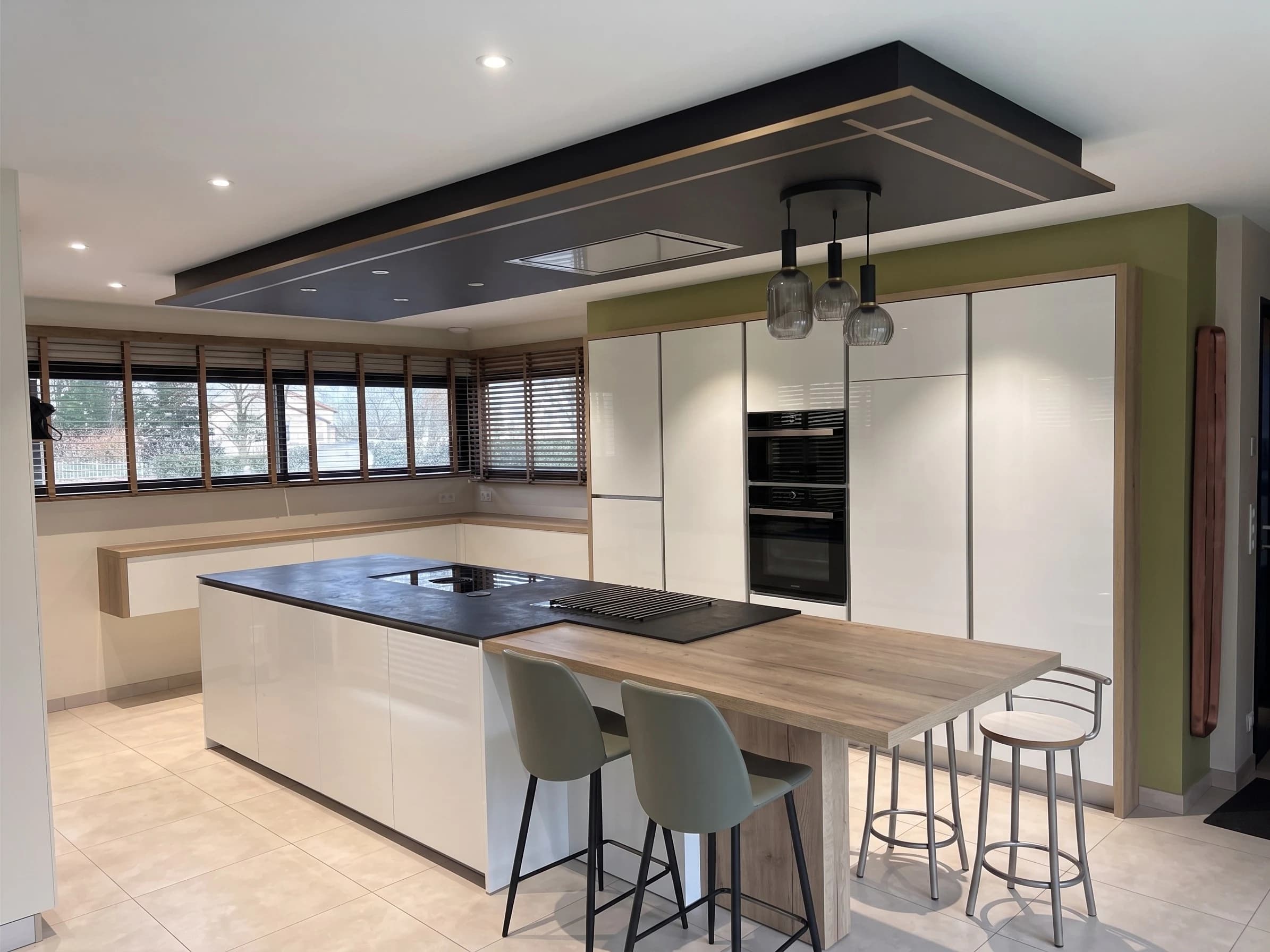 Cuisine sur mesure réalisée par Cuisines et Bains YM 49, à Montilliers